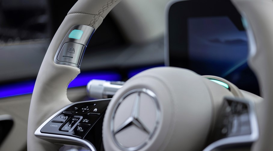 Mercedes-Benz сертифицировал автопилот