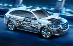 Mercedes-Benz готовит полноразмерный электрический кроссовер