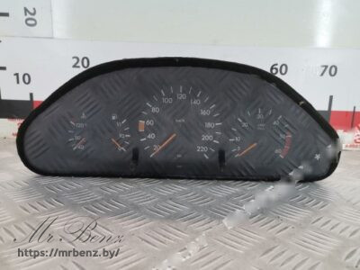 Щиток приборов (приборная панель) к Mercedes C W202, 2000 г.