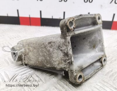 Кронштейн двигателя к Mercedes C W202, 1996 г.