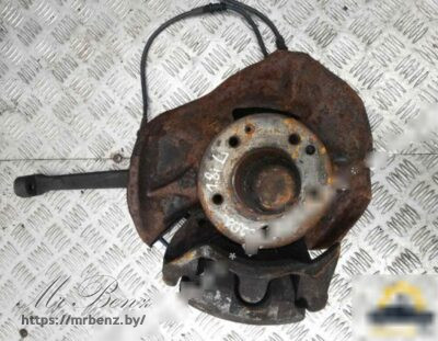 Кулак поворотный левый к Mercedes C W202, 1998 г.