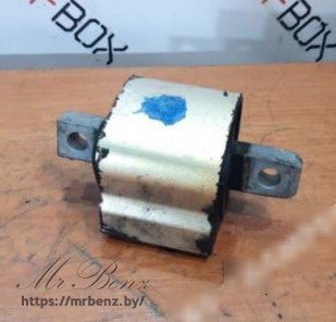 Подушка крепления КПП к Mercedes C W202, 2001 г.