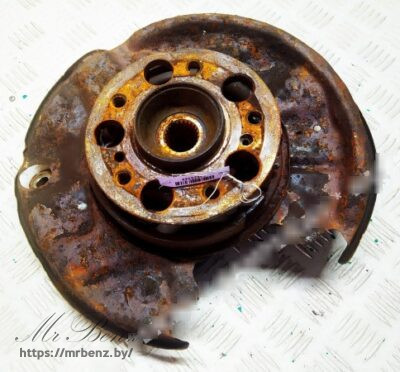 Ступица задняя левая к Mercedes C W202, 1994 г.