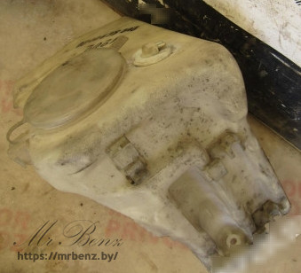 Бачок омывателя к Mercedes C W202, 1996 г.