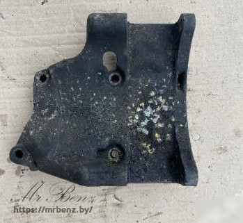 Кронштейн генератора к Mercedes E W124, 1996 г.