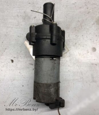 Насос антифриза дополнительный к Mercedes E W124, 1994 г.