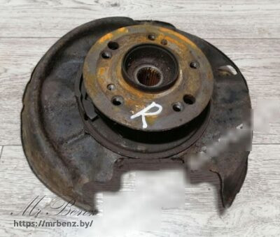 Кулак задний правый к Mercedes E W124, 1995 г.