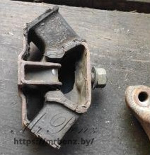 Подушка крепления КПП к Mercedes E W124, 1994 г.