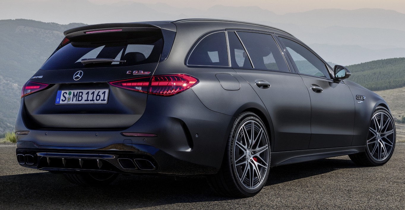 Мировая цифровая премьера нового Mercedes-AMG C 63 SE PERFORMANCE на Mercedes me media