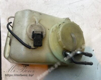 Бачок омывателя к Mercedes E W124, 1994 г.