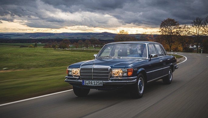 Представленные 50 лет назад: автомобили класса люкс Mercedes-Benz серии 116