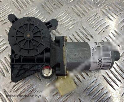 Моторчик стеклоподъемника передний правый к Mercedes E W210, 2002 г.
