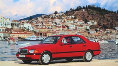 Первый Mercedes-Benz C-Class стал признанным классическим автомобилем