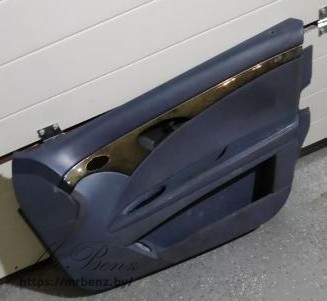 Обшивка двери передней правой (дверная карта) к Mercedes E W211, 2004 г.