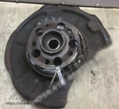 Кулак задний левый к Mercedes E W211, 2004 г.