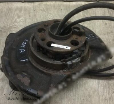 Кулак задний правый к Mercedes E W211, 2004 г.