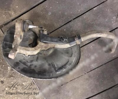 Кулак поворотный левый к Mercedes E W211, 2006 г.