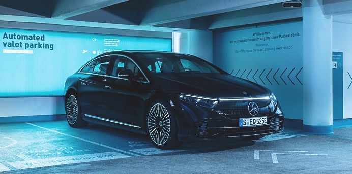 Впервые в мире: система автоматической парковки Mercedes-Benz и Bosch одобрена для коммерческого использования