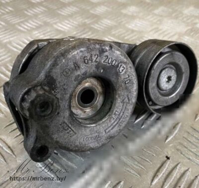 Натяжитель ремня генератора к Mercedes E W211, 2006 г.