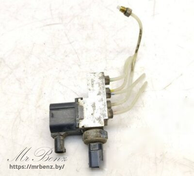 Блок клапанов пневмоподвески к Mercedes E W211, 2004 г.