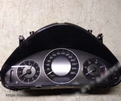 Щиток приборов (приборная панель) к Mercedes E W211, 2004 г.