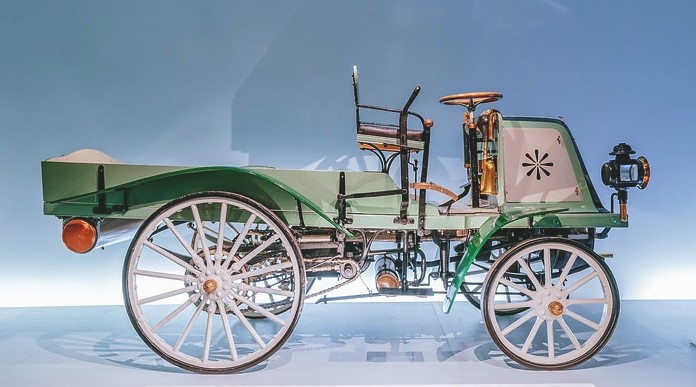С генами Sprinter & Co.: моторизованный бизнес-автомобиль Daimler 1899 года