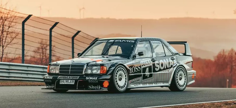 Гоночный Mercedes-Benz 90-х самого Бернд Шнайдера продают