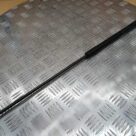 Амортизатор капота к Mercedes CLS W219 2004-2010, 2005 г.