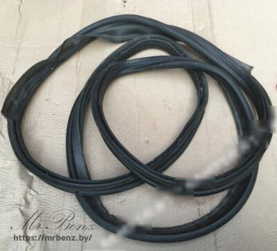 Уплотнитель к Mercedes CLS C219, 2006 г.