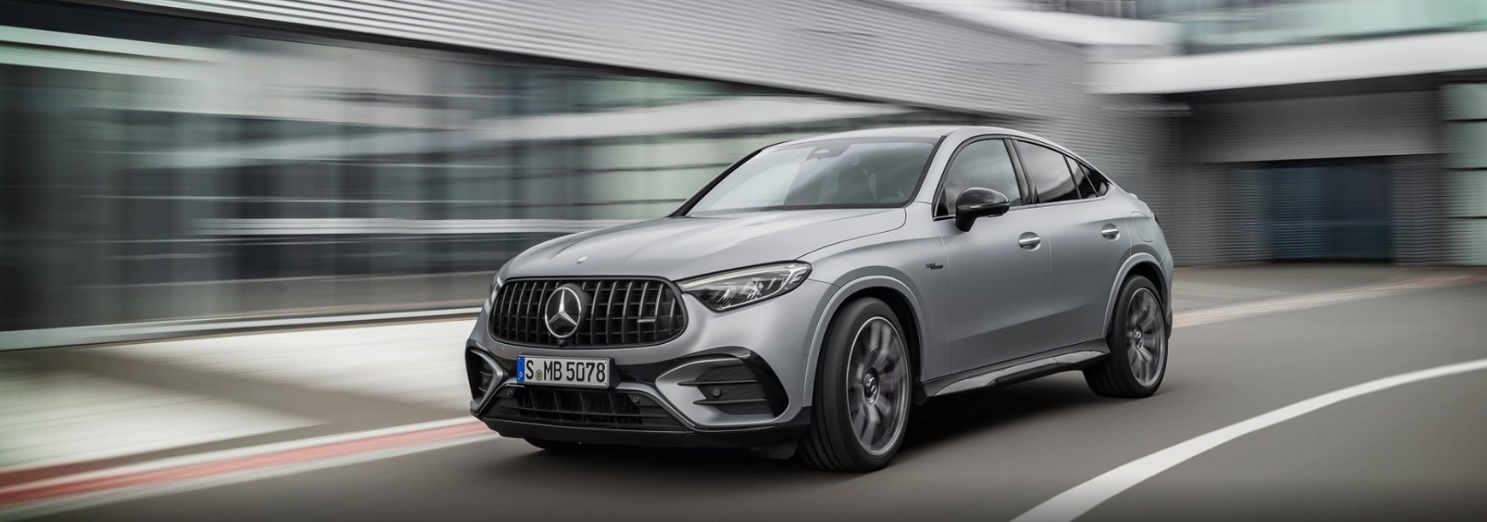Новое купе Mercedes-AMG GLC: стильный дизайн и спортивная динамика вождения
