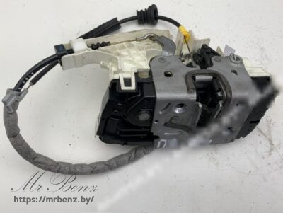 Замок двери передней правой к Mercedes C W204, 2008 г.