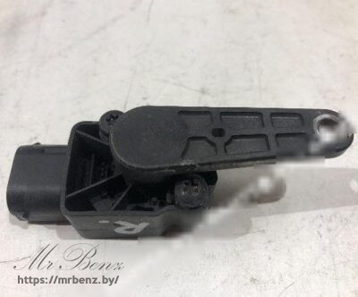 Датчик положения кузова к Mercedes C W204, 2011 г.