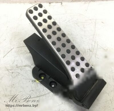 Датчик положения педали газа к Mercedes C W204, 2012 г.