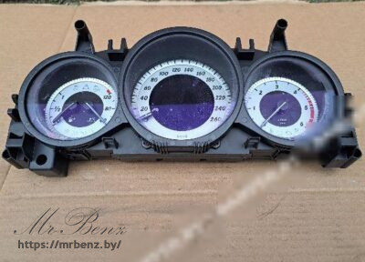 Щиток приборов (приборная панель) к Mercedes C W204, 2011 г.