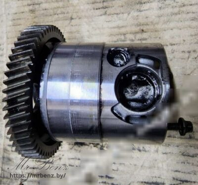 Насос масляный к Mercedes C W204, 2013 г.