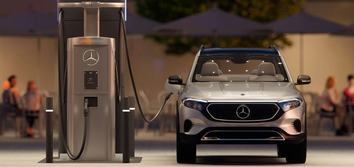Mercedes-Benz и BMW создают совместную сеть зарядных станций высокой мощности в Китае
