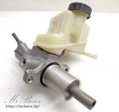 Цилиндр тормозной главный к Mercedes CLS C218, 2011 г.