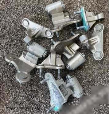 Петля двери к Mercedes CLS C218, 2012 г.