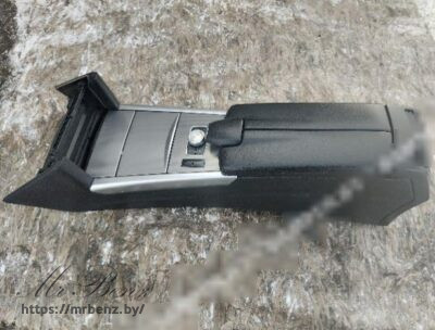 Подлокотник к Mercedes E W212, 2016 г.
