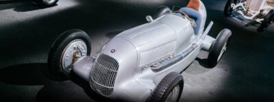 Серебро со скоростью стрелы: Mercedes-Benz W 25 дебютировал 90 лет назад